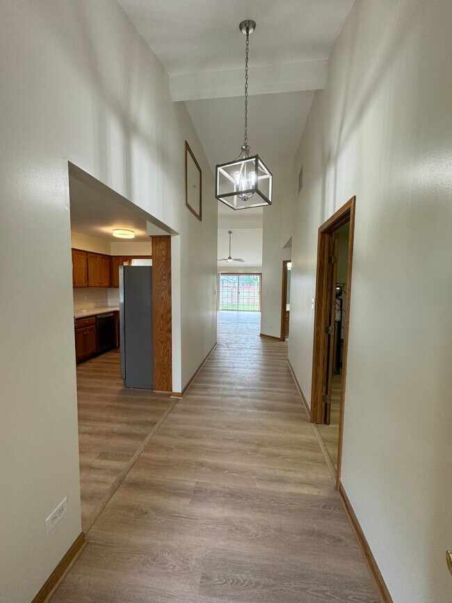 Building Photo - 3420 Ronald Rd