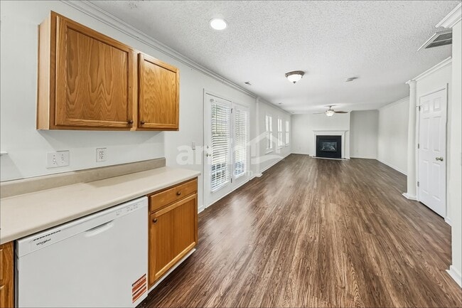 Foto del edificio - 4015 Shadow Pines Cir