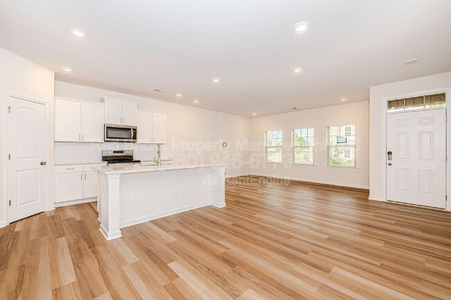 Foto del edificio - 317 Planters Trace Ln