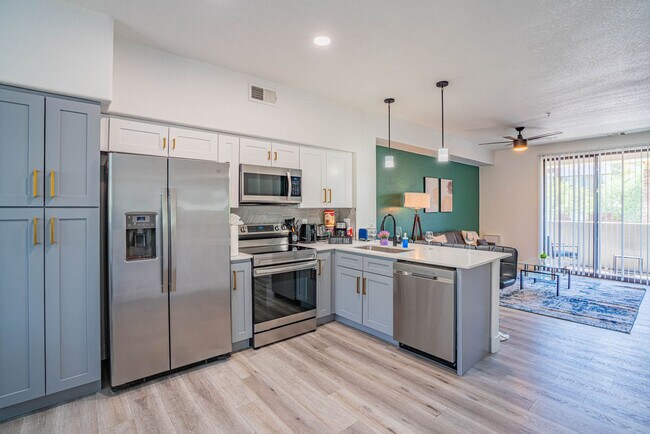 Building Photo - 6610 N 93rd Ave