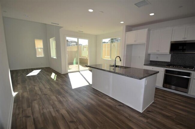 Building Photo - 45210 Via Vela