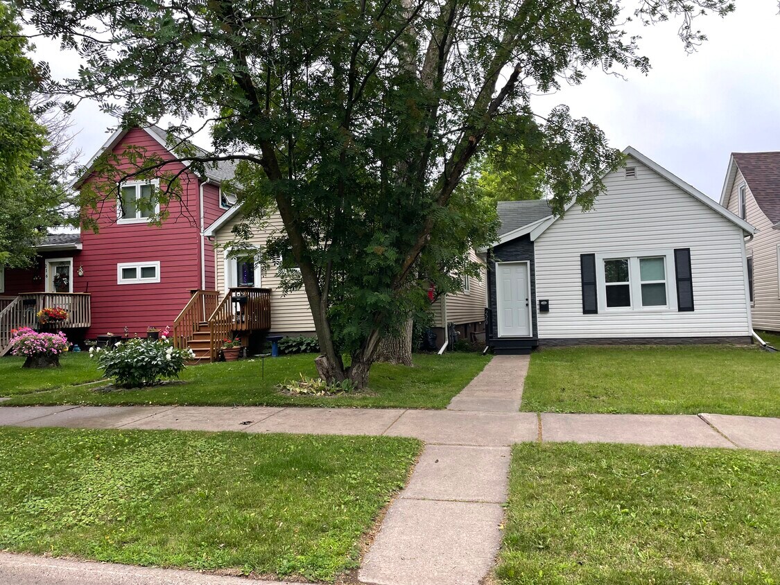Foto principal - 220 S 61st Ave W