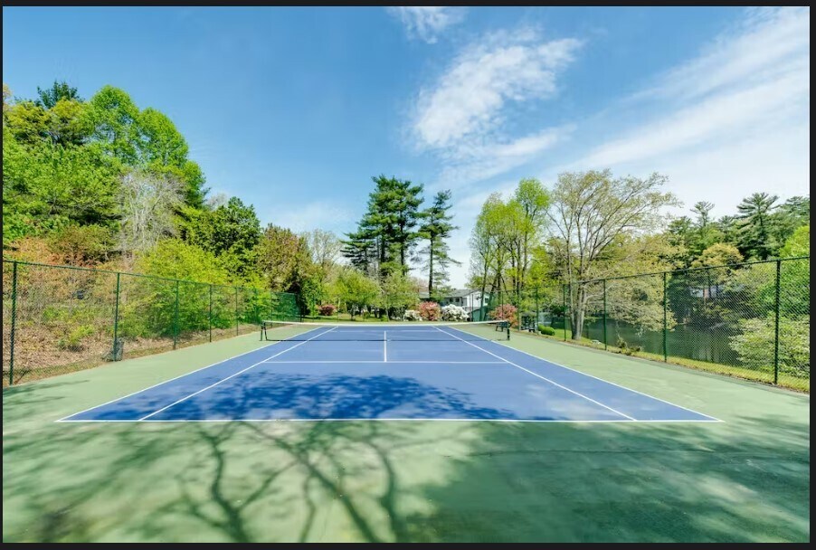 443 N Main St Unit Mill House Lodge 403, Hendersonville, NC 28792