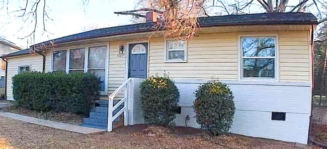 Building Photo - 1542 E Perry St