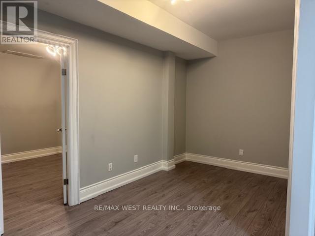 Building Photo - 119 Playfair Ave