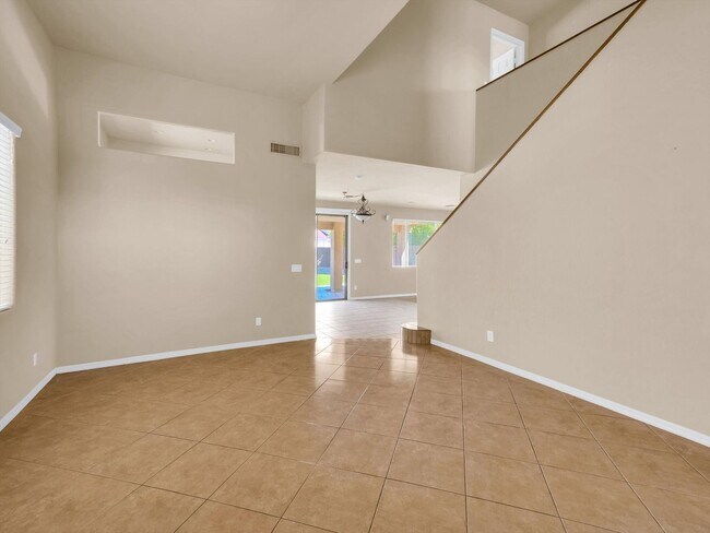 Foto del edificio - stunning 4-bedroom, 2-bathroom home