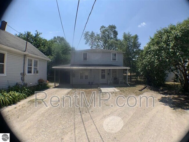 Foto del edificio - 1024 E Chippewa St
