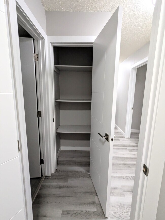 Photo du bâtiment - 5203-152 52 St