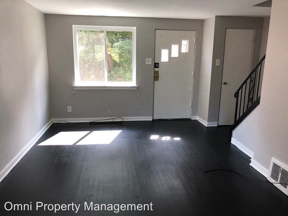 Foto principal - 1567 Clark St
