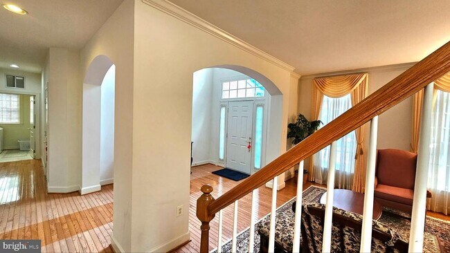 Building Photo - 10616 Regent Park Ct