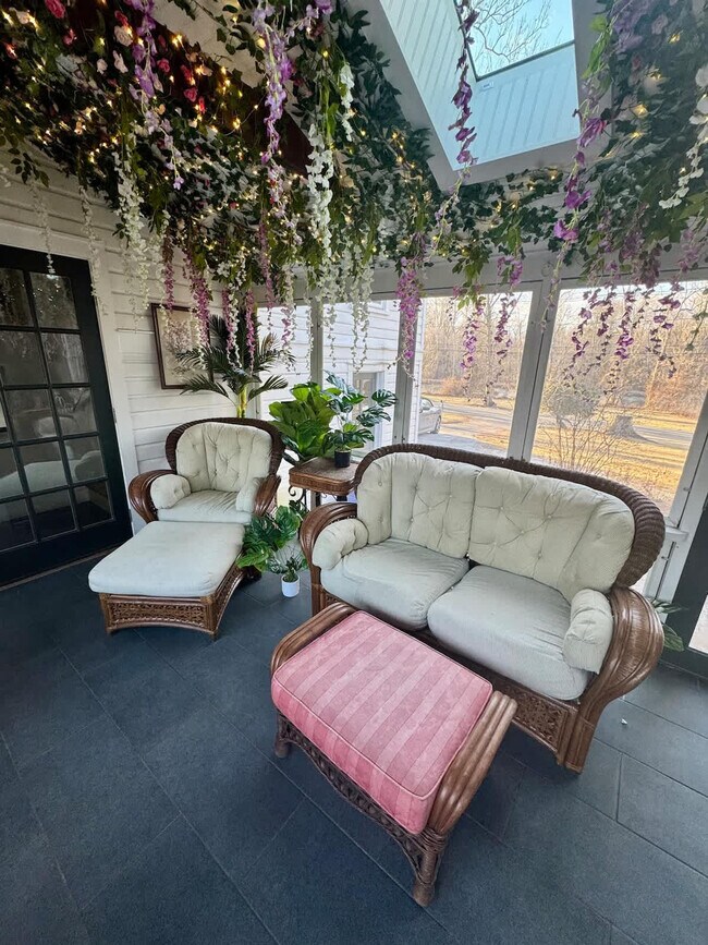 Foto del edificio - 1357 Canal Rd