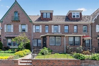 Building Photo - 34-39 75th Street Unit