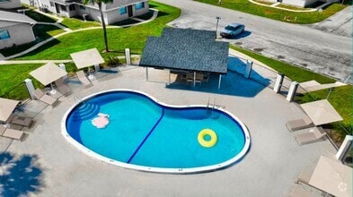 Building Photo - 812 Tiffany Dr W