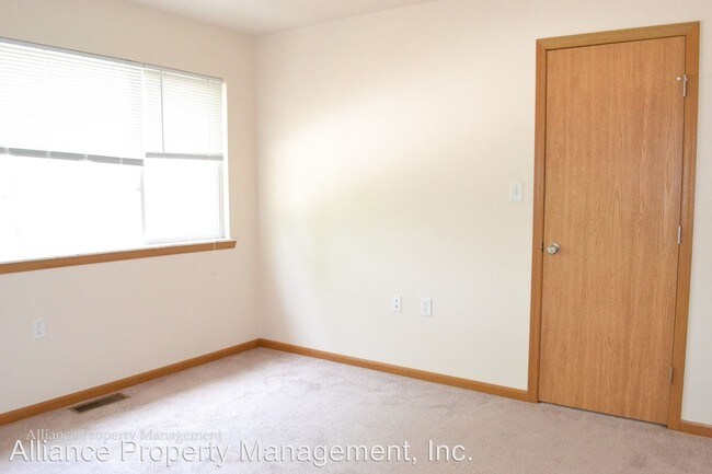 Building Photo - 928 Vattier Street