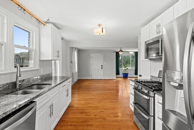 Foto del edificio - Gorgeous Home in Durham Near Downtown