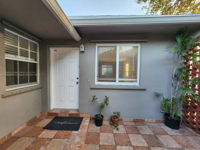 Foto del edificio - 2763 SW 32nd Ave