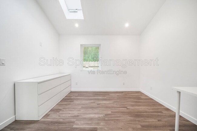 Foto del edificio - 420 N Batavia St