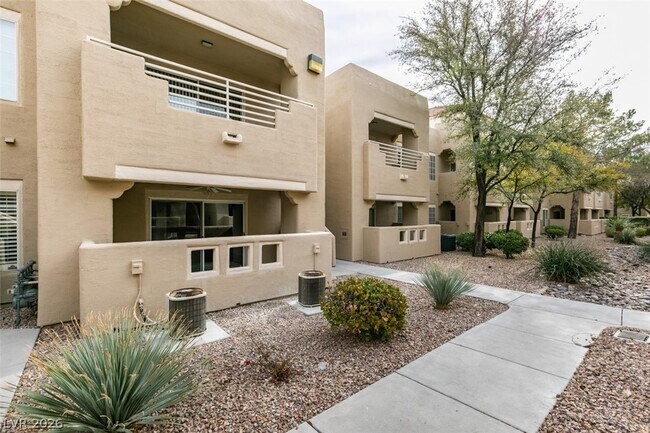 Foto del edificio - 1909 Villa Palms Ct