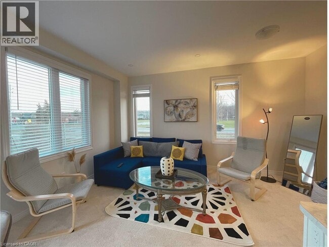 Building Photo - 2 Mockingbird Ln