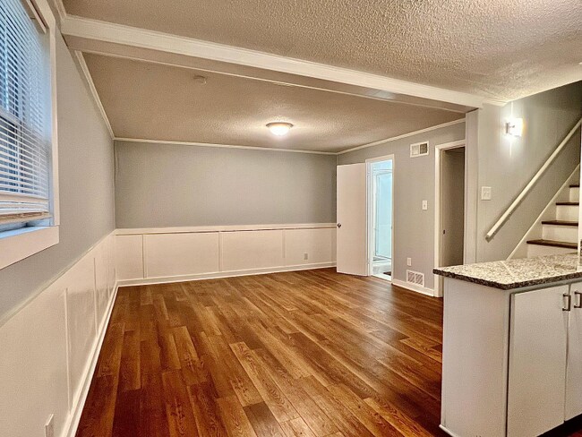 Foto del edificio - 5615 Southampton Rd