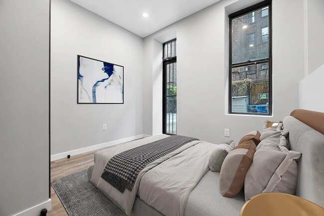 Foto del edificio - 437 W 46th St