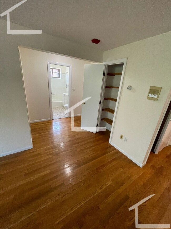 Building Photo - 2 Bedroom w/heat & hot water Allston Village