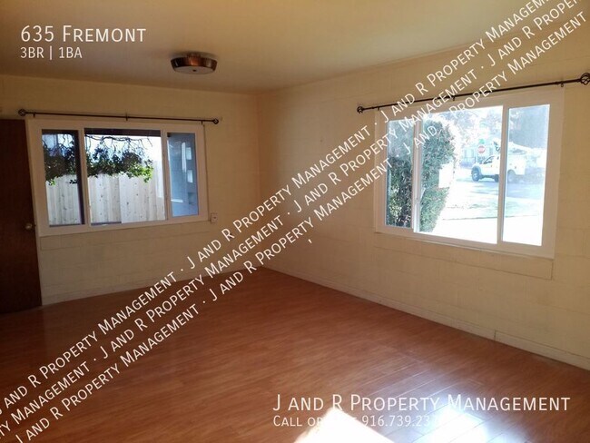 Building Photo - 3/1 in Land Park/ Swanston Palms