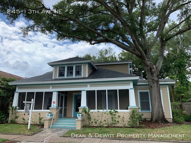 Building Photo - Heart of Old NE 1/1 w/Screened Porch