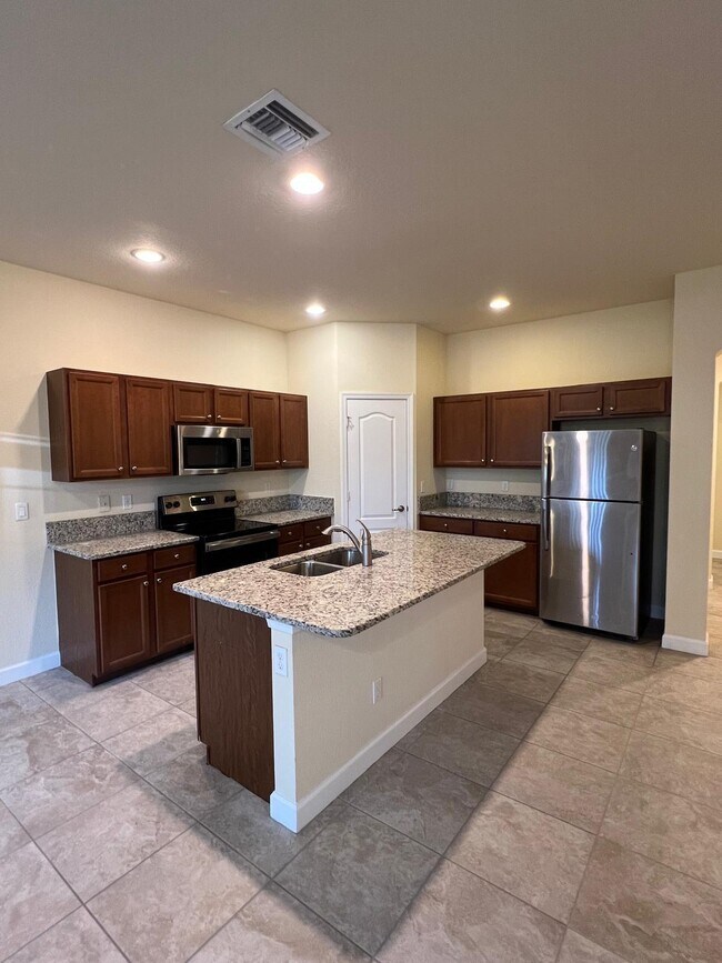 Foto del edificio - 5037 Ashley River Rd