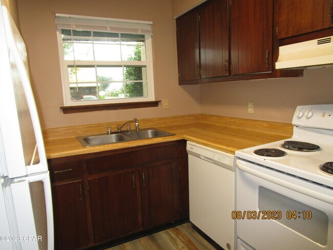 Foto del edificio - 6913 Cherry St