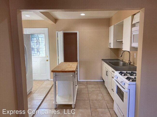 Building Photo - 4 br, 2 bath House - 142 S Wilbur