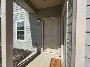 Building Photo - 661 Dobhill Ln