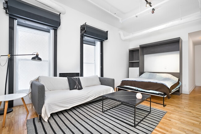 Building Photo - 4521 Rue Clark