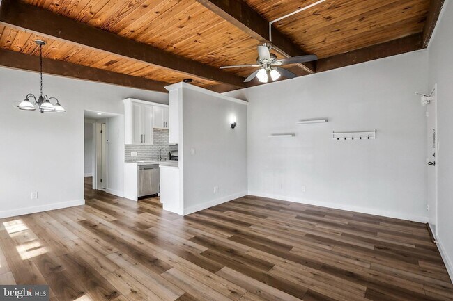 Foto del edificio - 7758 Donnybrook Ct