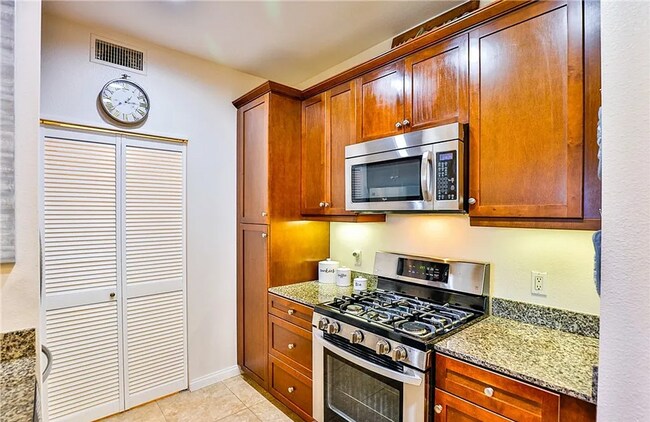 Building Photo - Beautiful 1 Bed 1 Bath Available