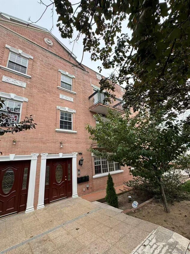 Primary Photo - 70-50 45th Ave
