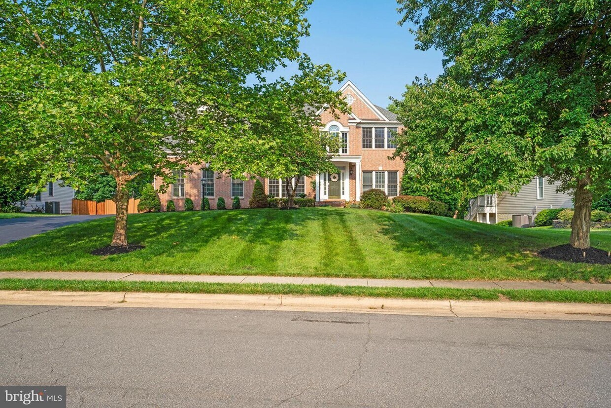 Primary Photo - 22538 Forest Manor Dr