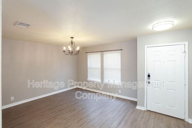 Foto del edificio - 6819 Liberty Stone