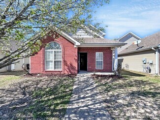 Building Photo - 145 Village Dr