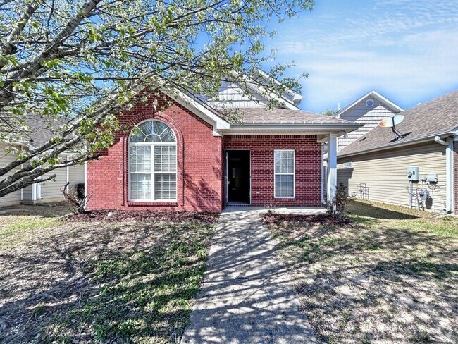 Building Photo - 145 Village Dr