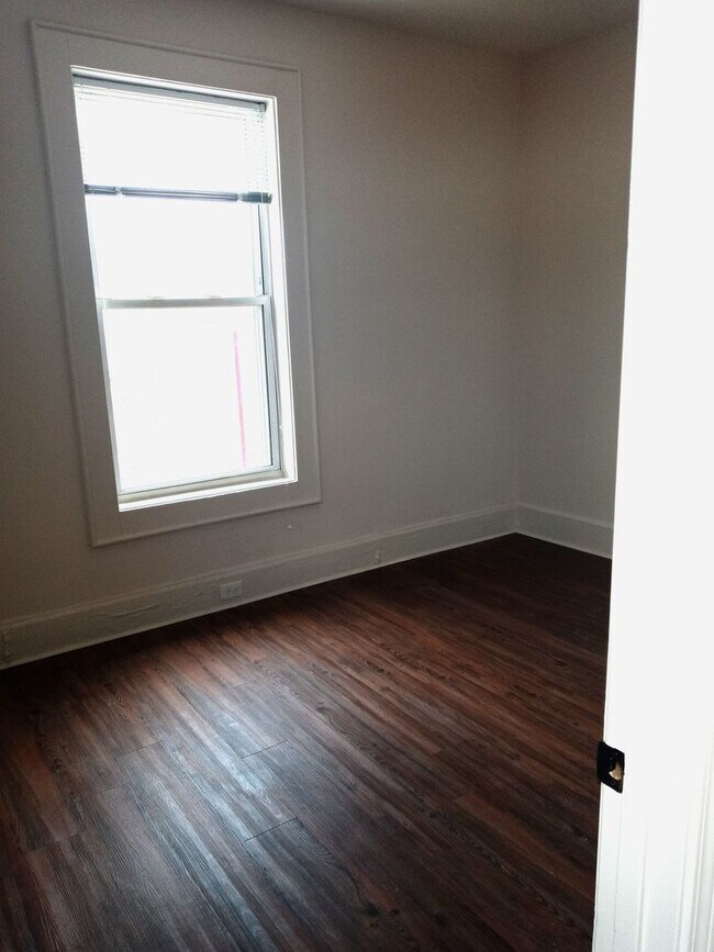 Building Photo - 814 Madison Ave