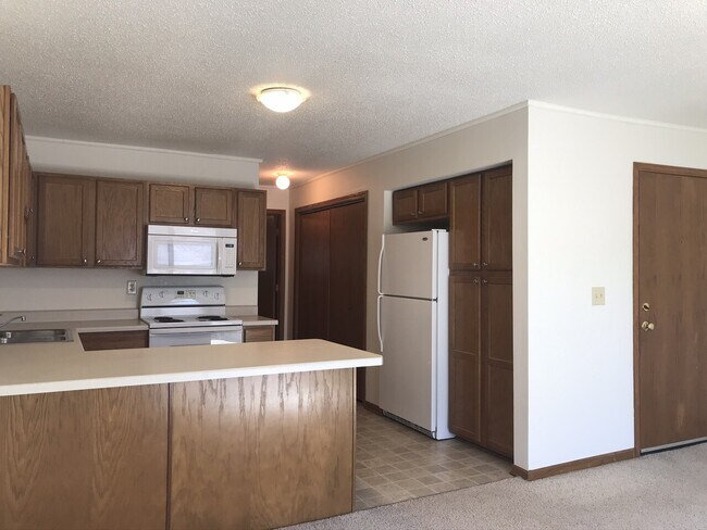 Foto del edificio - Maple Apartments with High-Speed Internet