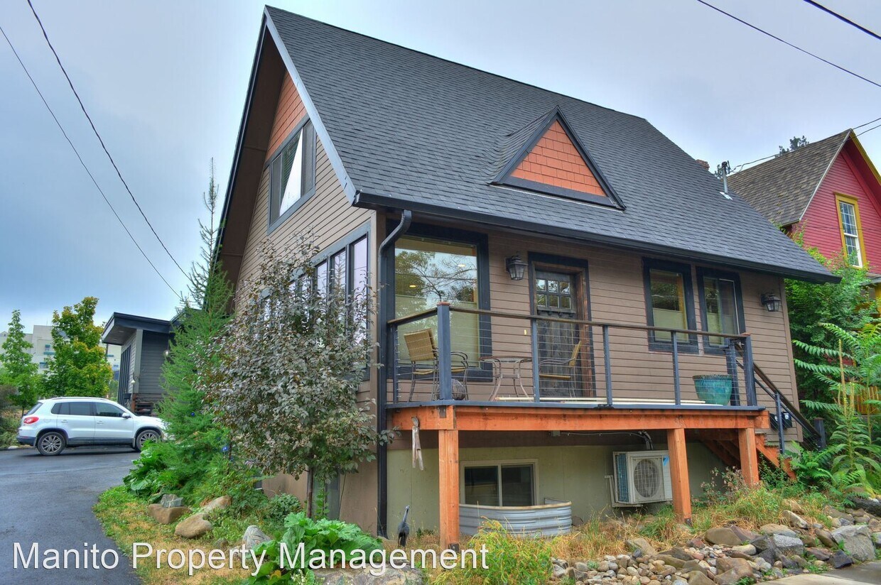 Primary Photo - 2 br, 2.5 bath House - 112 N Cedar Street,...