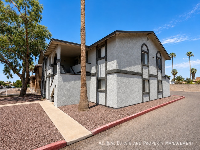 Building Photo - 3128 E Cicero St