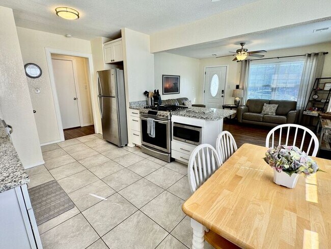 Building Photo - 228 E Elgin St