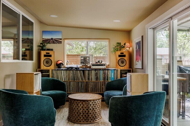 Foto del edificio - 9101 Heatherwood Dr