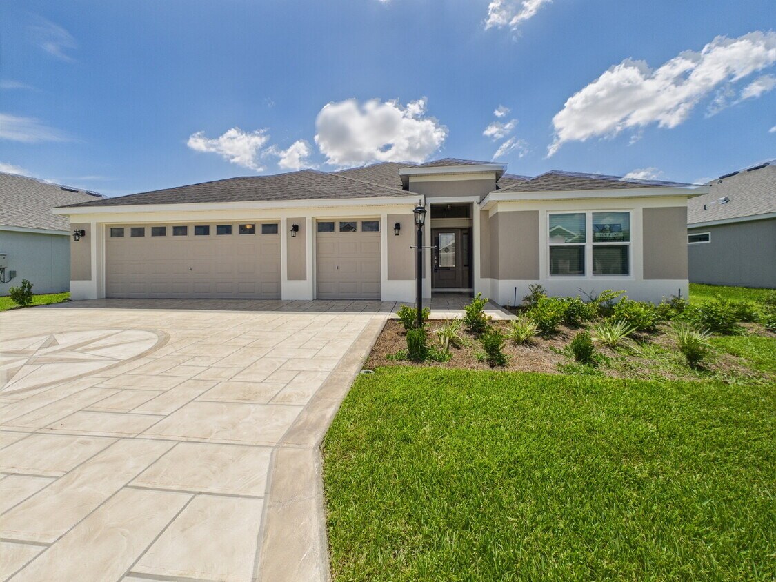 Foto principal - Furnished 3/2 in Water’s Edge | Golf Cart ...