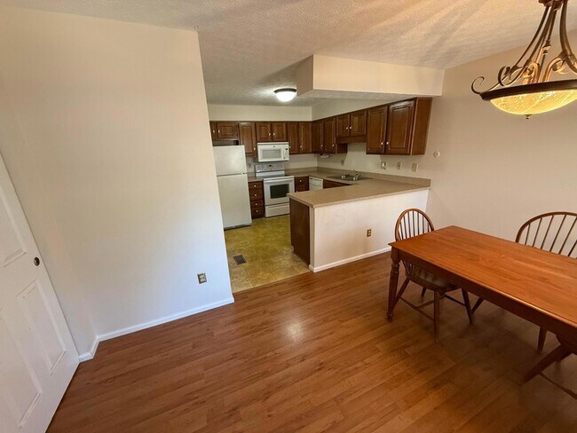 Foto del edificio - 430 Williamsburg Ln NW