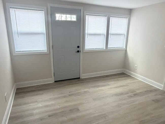 Building Photo - 910 Cleary Ave