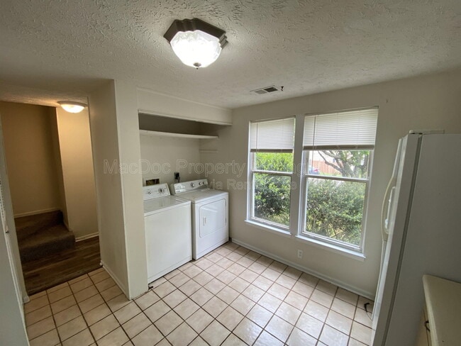 Building Photo - 4749 Hedrick Ln